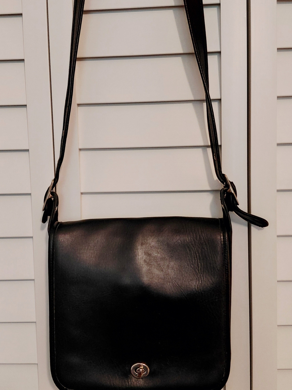 Vintage Leather Coach Messenger Style Crossbody Purse